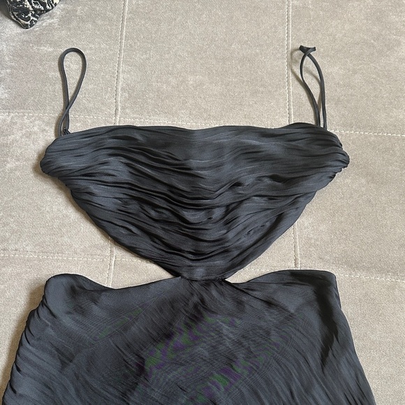 Zara Elegant Black Ruched Top - Picture 2 of 7